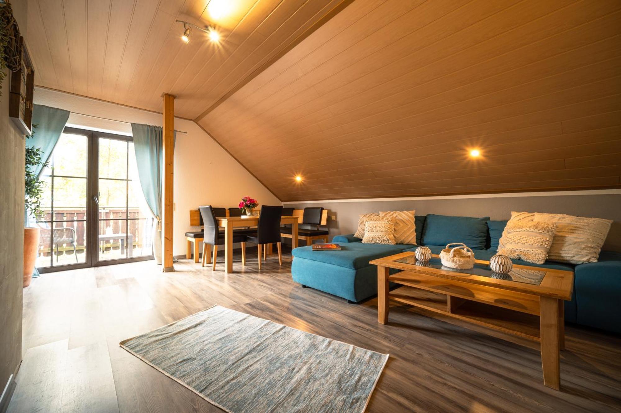 Balkon Zimmer - Apartment Gonnersdorf  Eksteriør billede