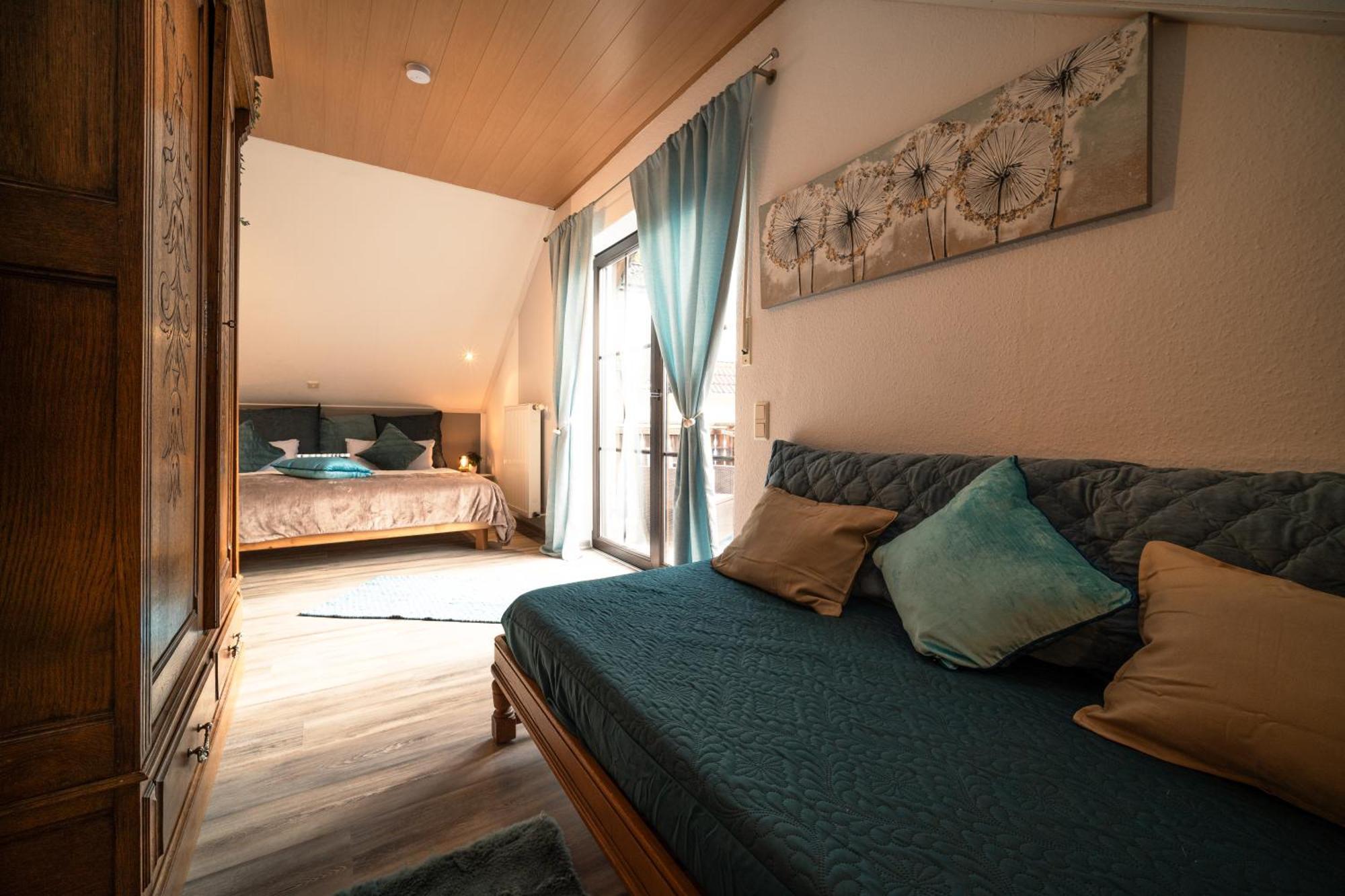 Balkon Zimmer - Apartment Gonnersdorf  Eksteriør billede