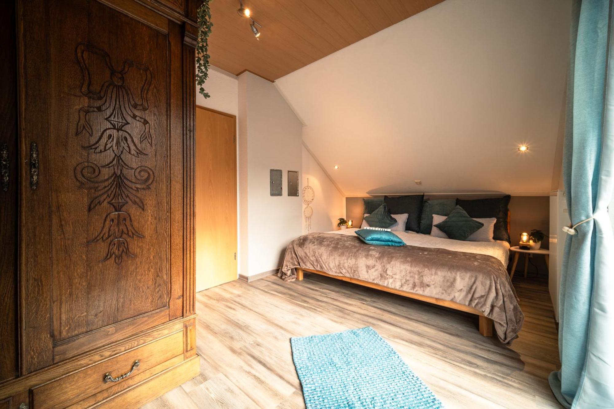 Balkon Zimmer - Apartment Gonnersdorf  Eksteriør billede