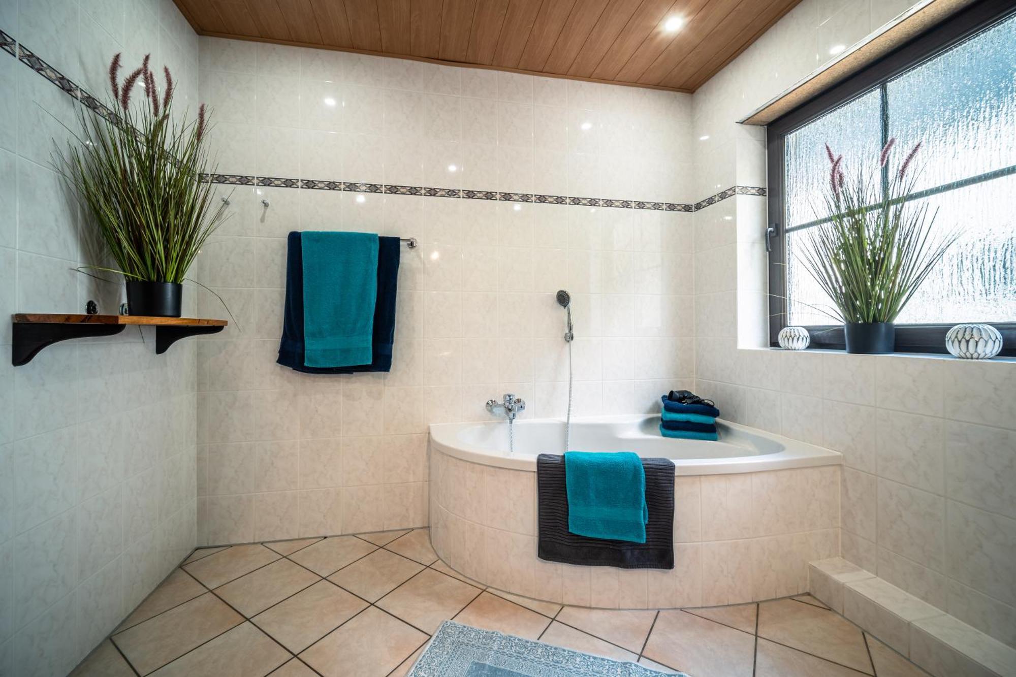 Balkon Zimmer - Apartment Gonnersdorf  Eksteriør billede